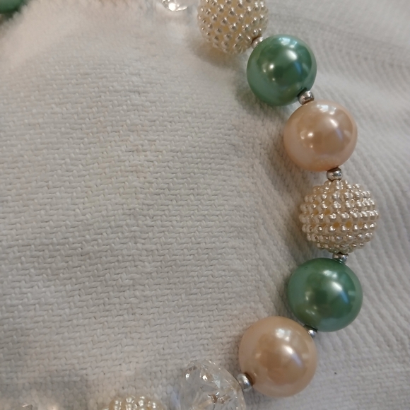 Green and Pearl Beaded Necklace with Green Rose Charm. - Picture 4 of 7